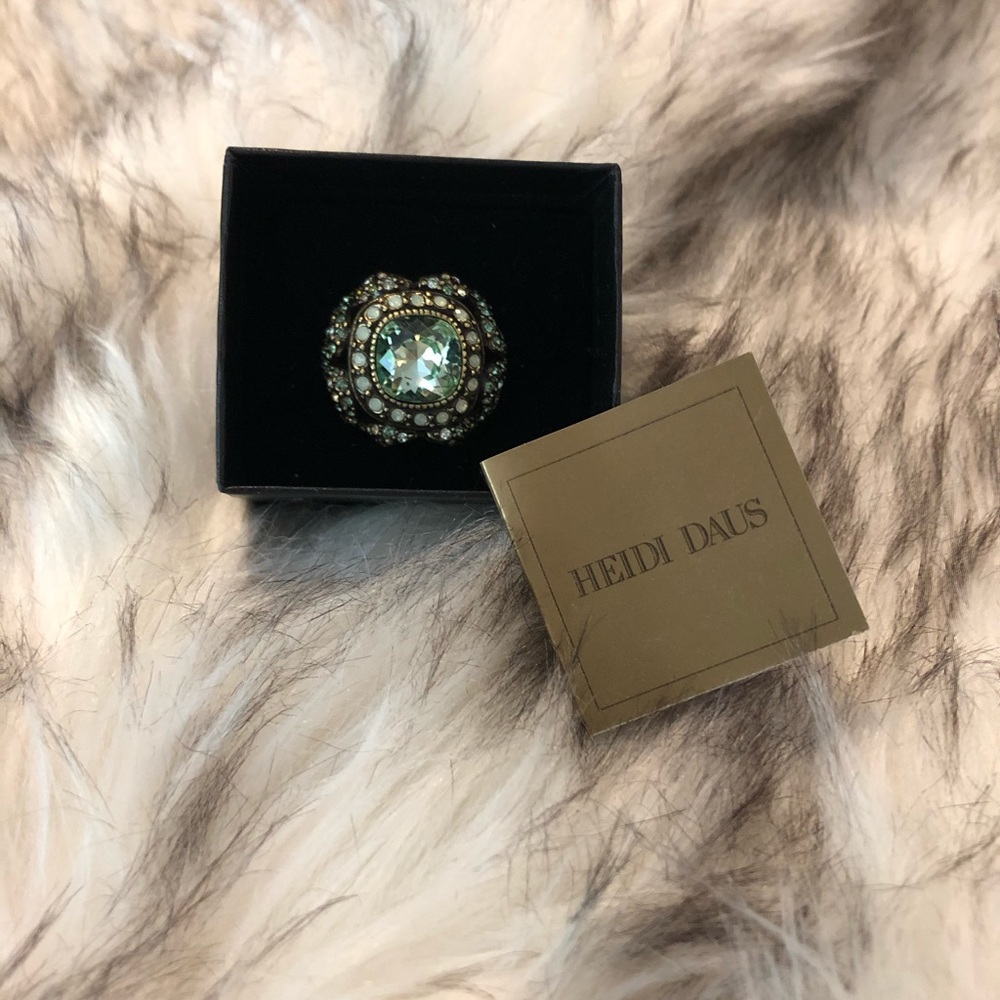 Heidi Daus medusa ring